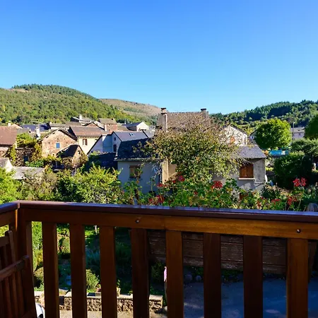 Restaurant De Charme La Lozerette - Proche Florac Hotel 3*
