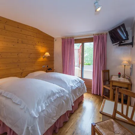 Restaurant De Charme La Lozerette - Proche Florac 3* Cocures